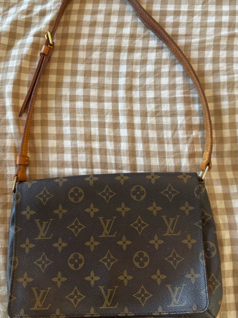 Louis Vuitton Monogram Canvas
Musette Tango Bag purse - Picture 4 of 11